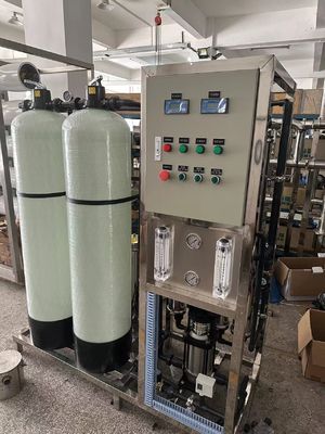 Goede prijs Stedelijk waterbron omgekeerde osmose systeem 10-50 M3/uur 5-7 fase commerciële RO waterzuivering online
