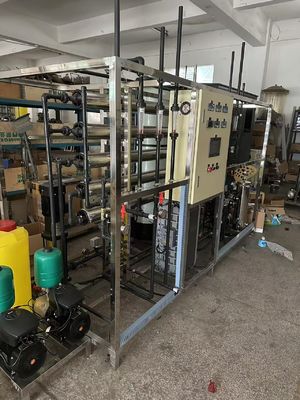 Goede prijs Grundfos-pompen en UPVC/SS304 EDI-waterzuiveringssysteem met Filmtec/Toray-membraan online