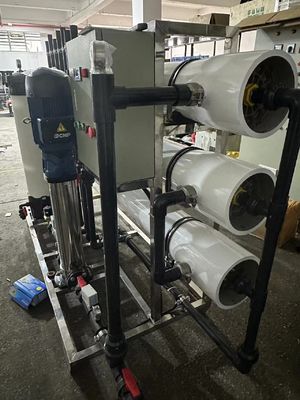 Goede prijs 8040/4040 Membraan commercieel RO-systeem 220V/380V voor waterzuivering online